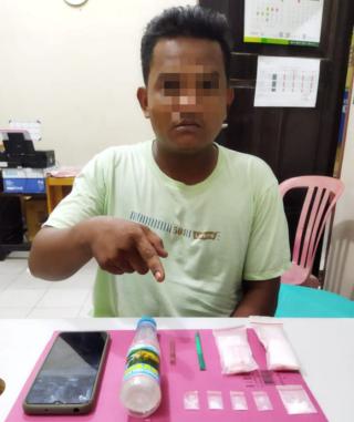 Tim Opsnal Satresnarkoba Polres Kampar Tangkap Pengedar Shabu di Desa Balam Jaya Tambang