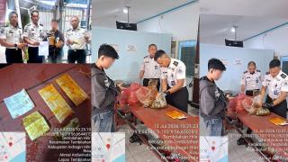 Jeli Mengawasi Lapas Tembilahan Gagalkan Penyelundupan 2 Unit Handphone dalam Titipan Makanan