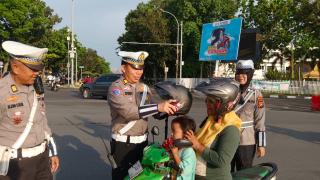 Ditlantas Polda Riau Gencarkan Kampanye Keselamatan di Kawasan Tugu Perjuangan Pekanbaru