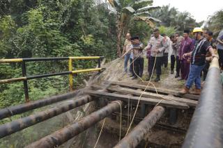 Kapolres Kampar Hadiri Doa Bersama Jelang Renovasi Jembatan Merah Putih di Pulau Jambi