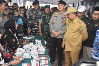 Danrem 031/WB Bersama Pj. Gubernur Dan Forkopimda Prov. Riau Tinjau TPS Pelaksanaan Pilkada Serentak