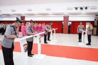 Irjen.Pol. Mohammad Iqbal Pimpin Sertijab Dir Binmas dan Pamobvit Serta Pengukuhan Dir Tahti