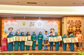 BRK Syariah Berikan Sagu Hati kepada Pengurus PKK Penerima Penghargaan Adhi Bhakti Utama dan Madya