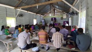 POLSEK KEMUNING LAKSANAKAN MINGGU KASIH DAN COOLLING SYSTEM DI GEREJA HKBP DSN MASSAD