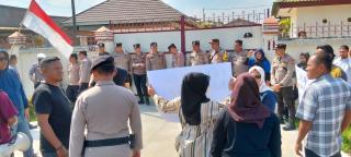 LSM GPCN Gelar Aksi Damai di Gerbang Pabrik Kopi Rasa Sayang Dumai