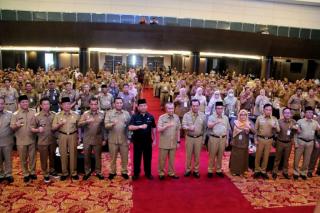 Di Buka Gubernur Riau,Bupati Inhil H.M Wardan Ikuti Rakor Bupati/Walikota,Camat Se Provinsi Riau