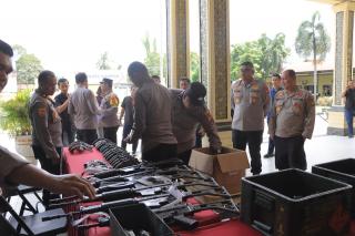 Kapolres Kampar Dampingi Tim Polda Riau dalam Pemeriksaan Senpi Dinas, Tidak Ditemukan Pelanggaran