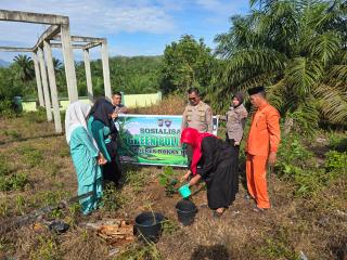 Polres Rokan Hulu, wujudkan Green Policing Sambangi SMPN 7 Rambah Gelar Penanaman Pohon