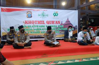 Kapolda Riau Ikuti Khotmil Qur,an dan Silaturahmi di Masjid Jami,Air Tiris Kampar,Kapolres Jajaran M