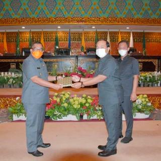 Rapat Perdana DPRD Provinsi Di Pimpin Ketua Yulisman Didampingi Agung Nugroho