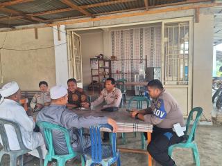 Polsek Rambah Hilir Gelar Kegiatan "Jumat Curhat" untuk Dengarkan Aspirasi Warga