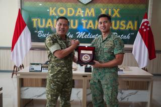 Dari Pekanbaru untuk Kawasan, Pangdam XIX/Tuanku Tambusai Dorong Kolaborasi TNI AD–Singapore Army