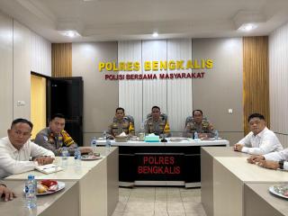 POLRES BENGKALIS IKUTI PENYULUHAN HUKUM KUHP DAN KUHAP BARU MELALUI METODE DIMAS QUADRA LEX SYSTEM