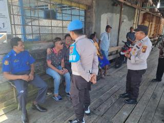 Menuju Pemilu 2024,Kanit Provos Dan Kanit Bimas Polsek Concong Giat Cooling System di Pelabuhan