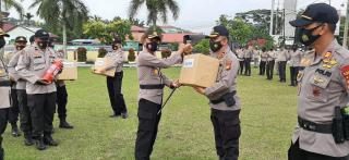 Kapolres Kampar Distribusikan Beras Bantuan Mabes Polri untuk Masyarakat Melalui Polsek Jajaran
