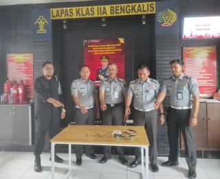 Razia Rutin Lapas Kelas IIA Bengkalis, Guna Untuk Memastikan Keamanan Dan Ketertiban