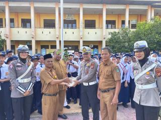 Satlantas Polres Rokan Hulu Gelar "Police to Go School" dan Penanaman Pohon di SMPN 1 Rambah