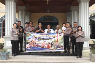 Minggu Kasih Polres Kampar, Personel Sosialisasikan Bahaya Hoaks di Gereja HKBP Resor Kampar Desa Sa
