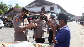 Operasi Keselamatan Seligi 2021,Polres Lingga Bagikan Masker Kepada Masyarakat