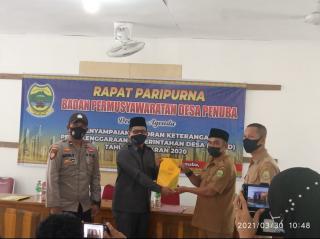 Kepala Desa penuba Berikan laporan evaluasi kinerja penyelenggaran pemerintahan Melalui Paripurna 