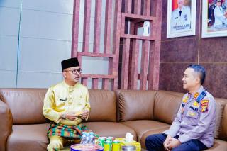 Baru Menjabat,Kapolres Kampar Silaturahmi dengan Bupati Kampar