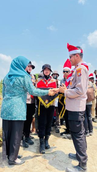 Air Mata di Tepian Negeri, Kapolda Riau Menanam Harapan dalam Ekspedisi Merah Putih Presisi