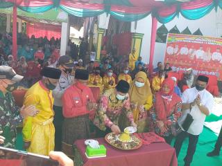 Sekda Bersama Ketua Darma Wanita Rohul peringati Hari jadi Sei Komango ke 44.