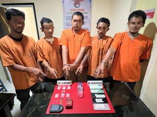 Sat Resnarkoba Polres Kampar Ringkus 5 Orang di Muara Jalai, 6,62 Gram Sabu Diamankan!