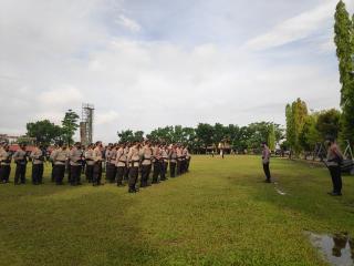 Pastikan Kesiapan Anggota Dansat Brimob Polda Riau Cek Anggota Pam Pemungutan Suara Ulang Pilkada Ro