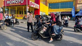 Polres Kampar Amankan Pasar Ramadhan Bangkinang, Jamin Ketertiban dan Kelancaran Arus Lalu Lintas!
