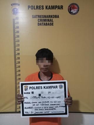 Satuan Narkoba Polres Kampar Tangkap Pengedar Sabu di Tanjung Kudu, Amankan 2,12 Gram Barang Bukti!