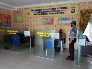Propam Polres Kampar Lakukan Pengawasan Penerapan Protkes pada Kawasan Layanan Publik