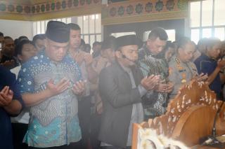 Polda Riau, Polres Hingga Polsek jajaran Gelar Sholat Gaib dan Doa Bersama untuk Driver Ojol