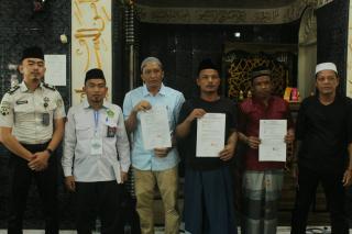 Tiga Warga Binaan Lapas Bengkalis Mengucap Dua Kalimat Syahadat di Hadapan Jemaah