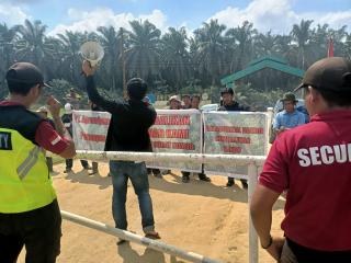 Masyarakat Desa Purwodadi Gelar Aksi Demo, Tuntut PT. Agro Wiyana Kembalikan Tanah