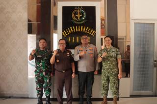Kompak! Polres Kampar & Seluruh Polsek Silaturahmi Ke TNI dan Kejaksaan
