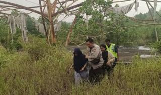 Lima Orang Mahasiswi Menyeburkan diri Kedalam Danau Karna diserang Tawon Polsek Tampan Bergerak Cepa