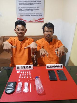 Sat Resnarkoba Polres Kampar Ciduk Dua Pengedar Sabu di Rumbio, 3,86 Gram Sabu Diamankan!