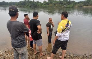 KAPOLSEK KAMPAR TURUN LANGSUNG CARI KORBAN TENGGELAM DI SUNGAI KAMPAR,KRONOLOGIS KEJADIAN TERUNGKAP