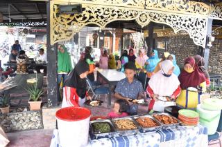 Polres Kampar Kembali Gelar Jumat Barokah,Berikan Makan Siang untuk Kaum Dhuafa