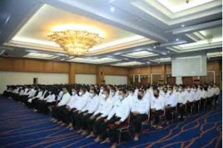 Bupati Rohul, H. Sukiman serahkan 201SK CPNS dan 98 P3K di Aula Islamit Centre