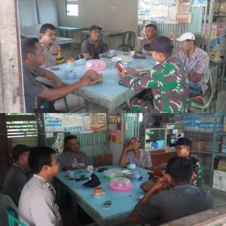 Bhabinkamtibmas dan Bhabinsa Desa Pulau Kecil Lakukan Cooling System untuk Sosialisasi Pilkada Damai