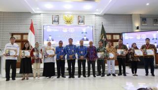 Pemkab Tangerang Ganjar 25 Perusahaan Penghargaan CSR Award 2024