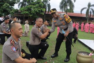 82 Personel Polres Kampar Naik Pangkat, Kapolres: Motivasi Tingkatkan Kinerja, Amanah Lebih Besar!