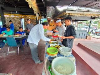 Kasat Reskrim : Semoga Program Jumat Barokah yang Kami Gelar Menjadi Berkah Bagi Polres Kampar