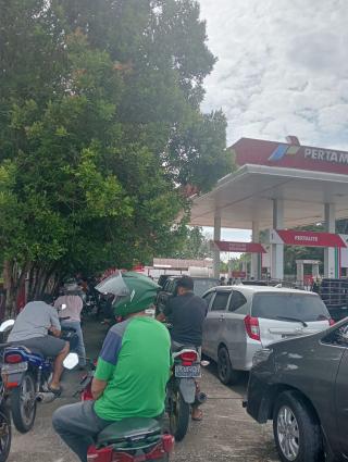 BBM Langka di Bengkalis, Disdagperin Bicara Pasokan, Warga Pelosok Menanti Kepastian