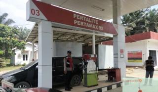 Patroli  SPBU Km 18, Polsek Tebing Tinggi Antisipasi Isu Penyesuaian Harga Dan Penimbunan BBM