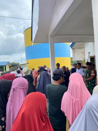 PT Samudera Agro Mas Salurkan 210 Paket Sembako untuk Warga Desa Keritang