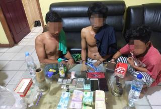 Diduga Edarkan Shabu,3 Pria Diamankan Polsek Siak Hulu di Desa Kubang Jaya
