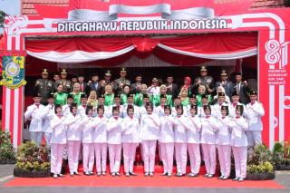 Detik Detik Proklamasi HUT ke 81 RI, Kapolres Kampar Hadir Upacara Megah di Lapangan Pelajar Bangkin